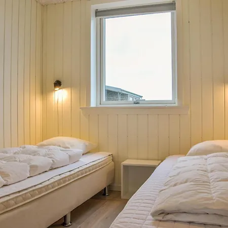 2 Bedroom Pet Friendly In Ringkobing Holiday home *